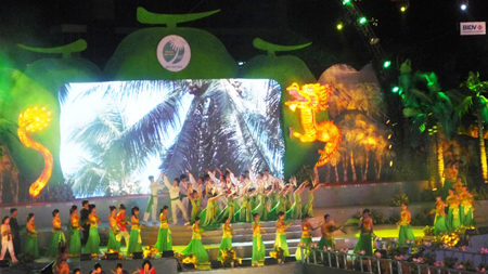 Lễ hội Dừa tỉnh Bến Tre lần thứ III.